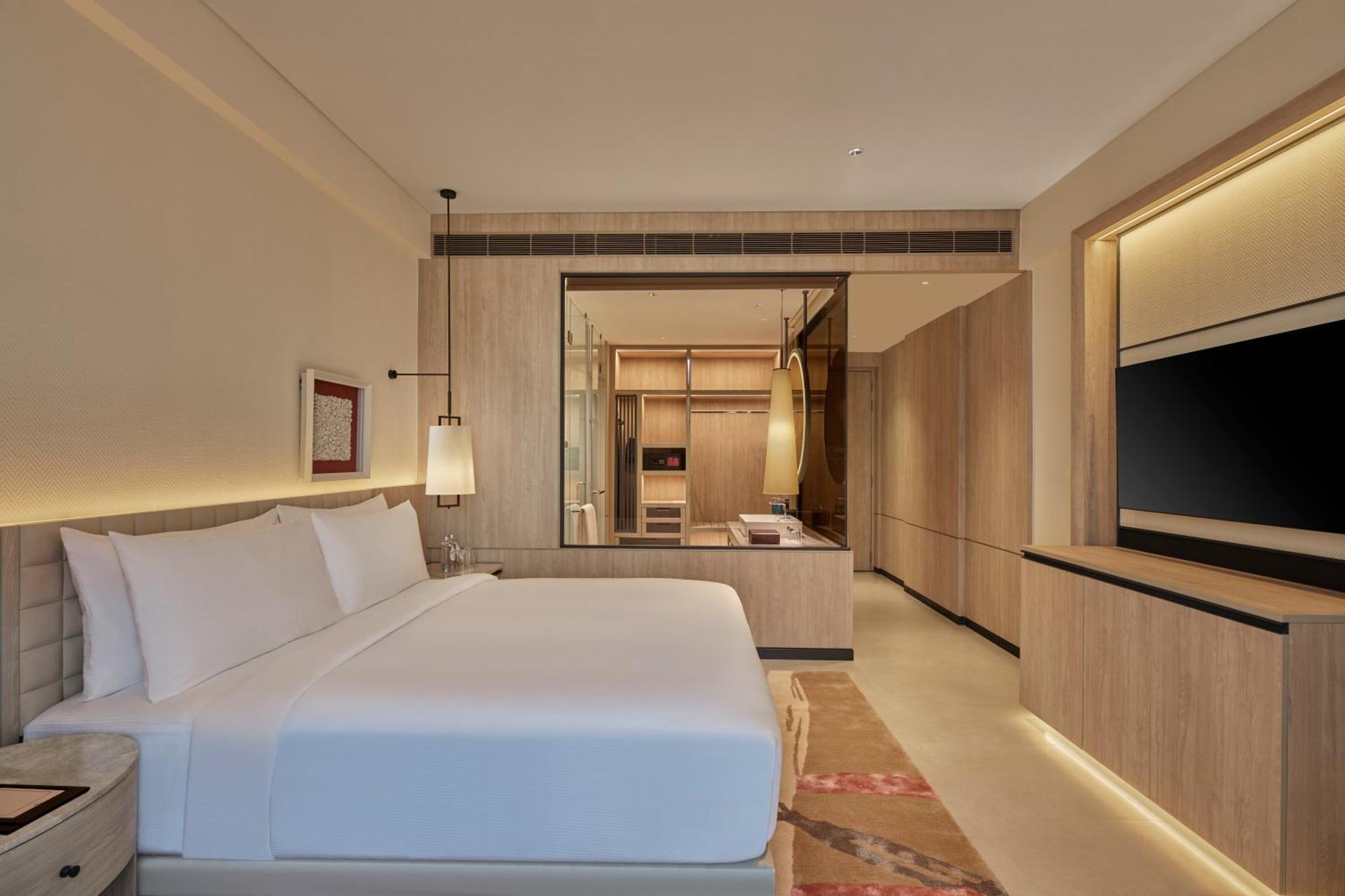 Hilton Gurugram Baani City Centre Gurgaon Exterior foto