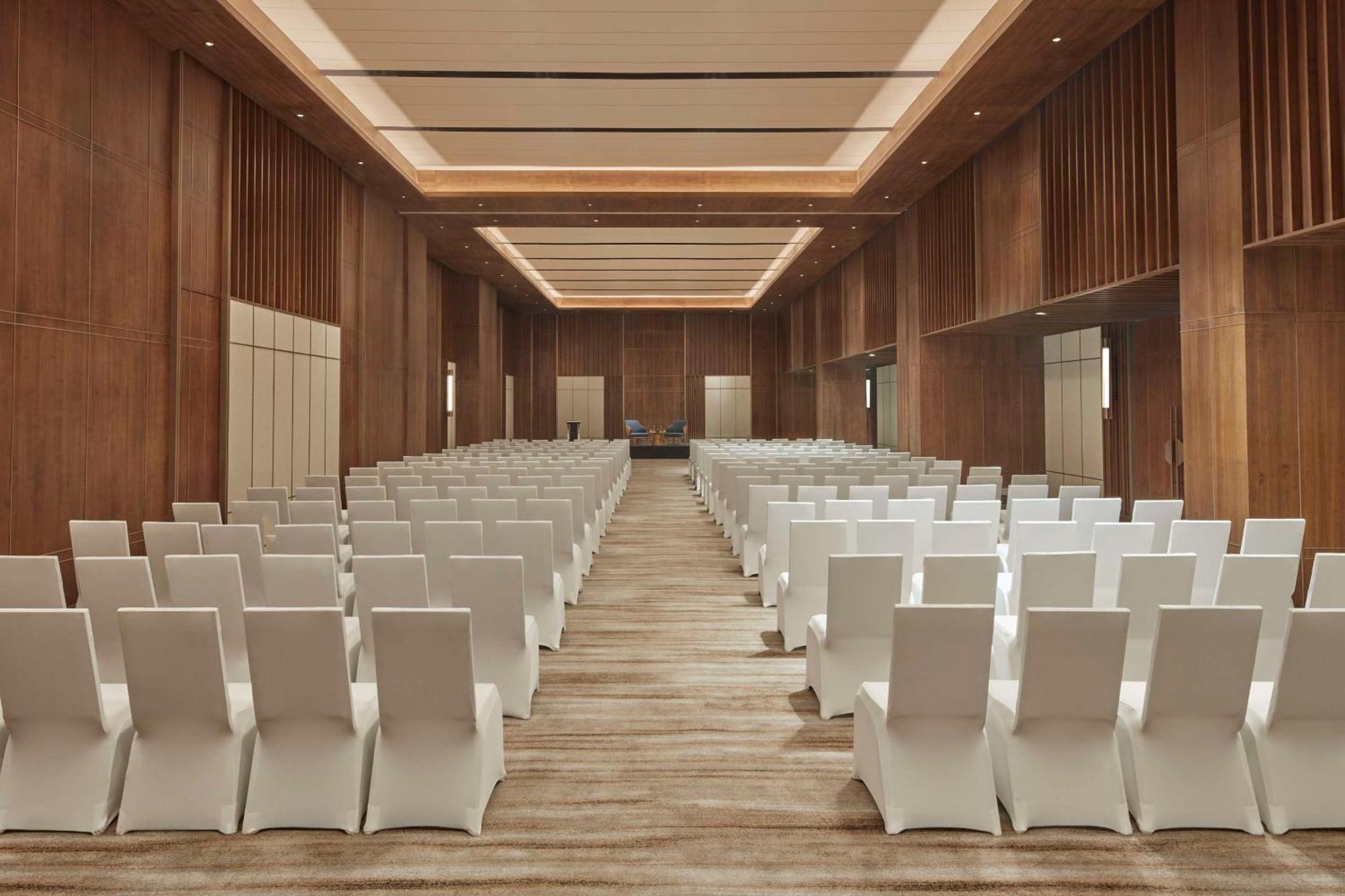 Hilton Gurugram Baani City Centre Gurgaon Exterior foto